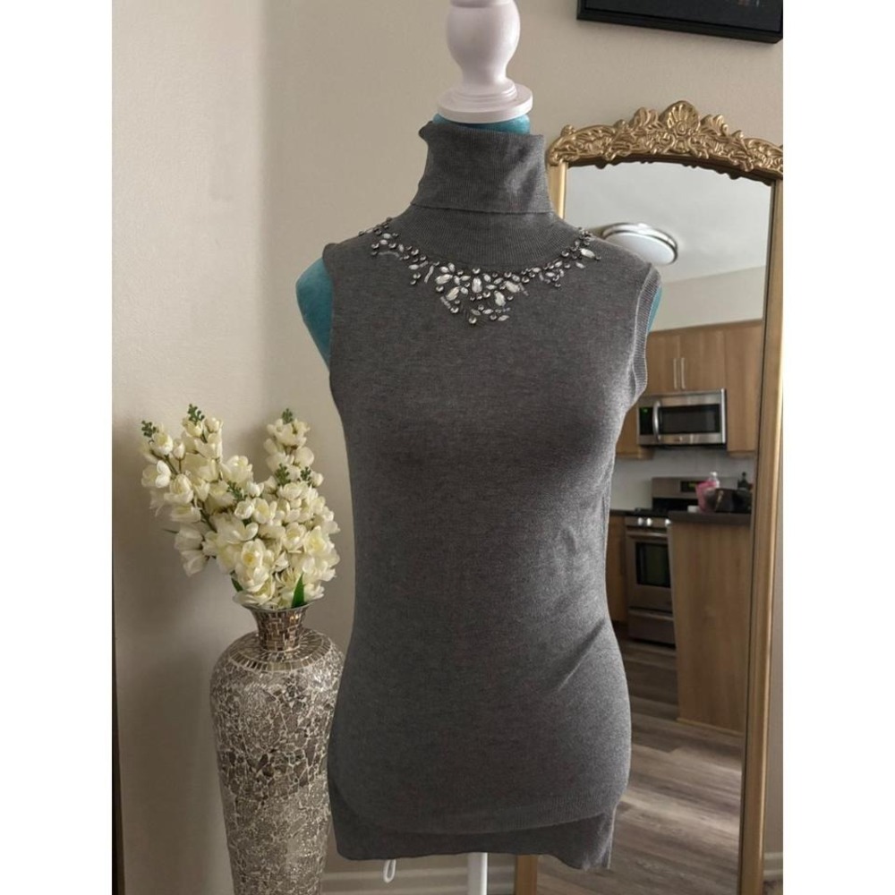 BCBGMAXAZRIA‎ Gray Sleeveless Turtleneck Crystal Embellished Knit Sweater Small